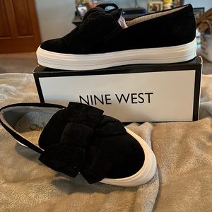 Nine West slip on gym shoes with a dressy velvet bow!!